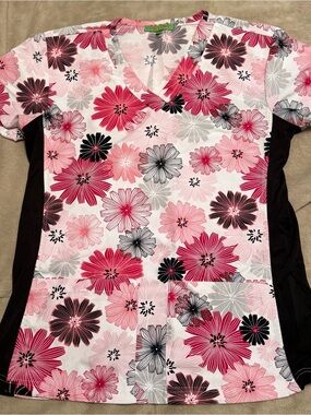 Women's Floral V-Neck Scrub Top - Pink/Black